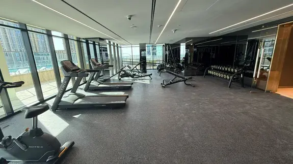 Prime location / Unfurnished at Business Bay photo 10