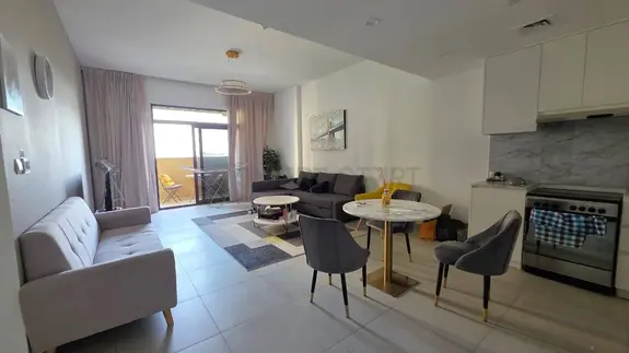 Fully Furnished / Spacious / Community View