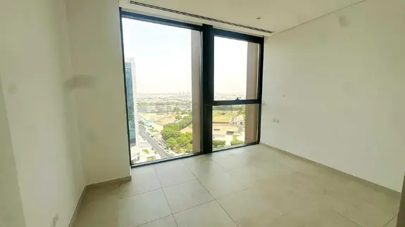 Prime Location / Full Go Dolphin Views / 2 Parking Spaces at Business Bay photo 4